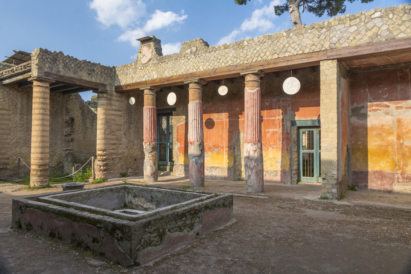 A journey through the history of Pompeii and Herculaneum
